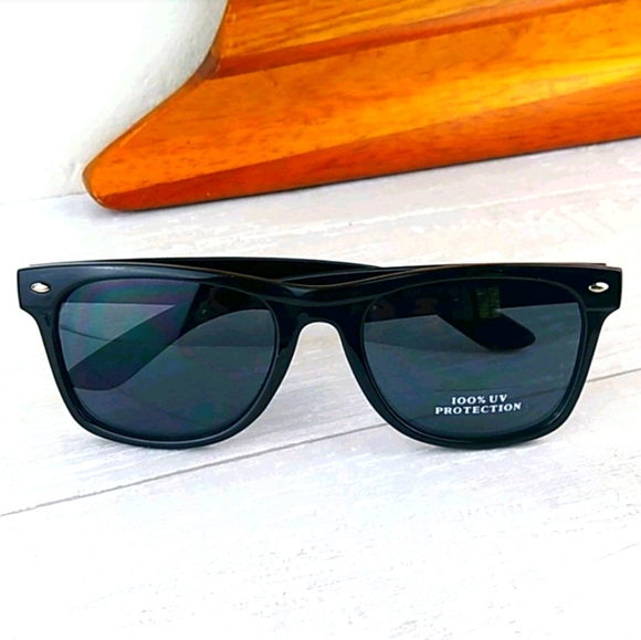 Black Wayfarer 100% UV Protection Sunglasses - Picture 12 of 12